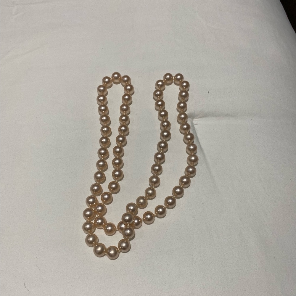 Pearl string